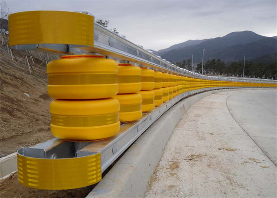Galvanized মরীচি সঙ্গে PVC হলুদ রোড রোলিং বাধা