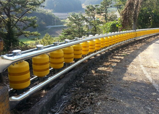 ভালো দাম 4 মিটার রোলার ক্র্যাশ বাধা সব বৃত্তাকার সুরক্ষা প্রদান করে কঠোর শর্ত এবং ভারী প্রভাব প্রতিরোধ করার জন্য ডিজাইন করা অনলাইন