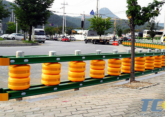 ভালো দাম Spacing 1m 0.7m 0.5m Crash barrier machine providing 10 Years lifetime solution for traffic safety and roadside protection অনলাইন