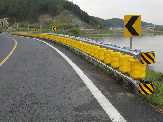 Good price সড়ক নিরাপত্তা ও ট্রাফিক ব্যবস্থাপনার জন্য 5pcs Beam Highway Roller Barrier অনলাইন